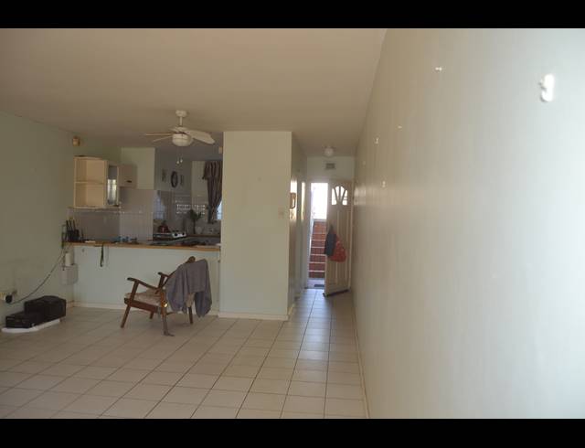 2 BEDROOM FLAT FOR SALE IN SCOTTBURGH CENTRAL